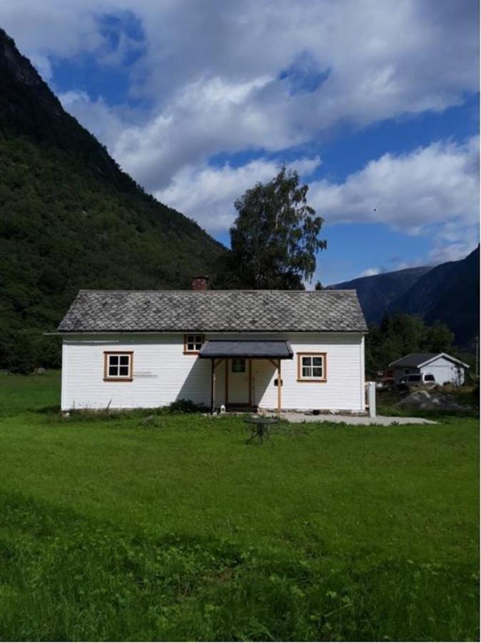 Villa An Authentic Experience In Picturesque Eidfjord Exterior foto